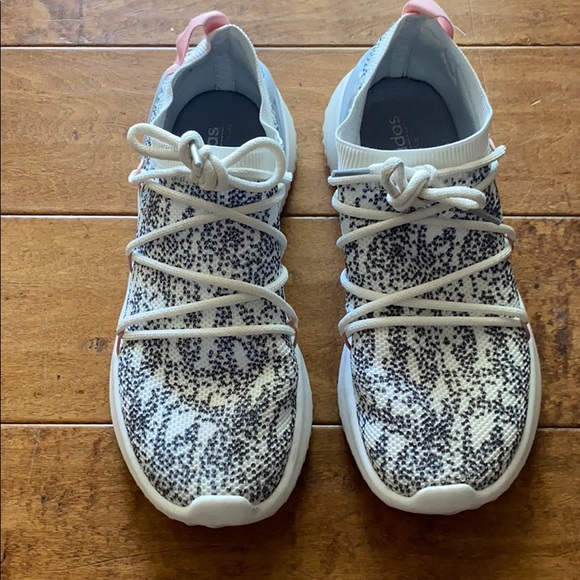 adidas Shoes - Adidas memory foam sneakers